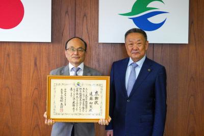 遠藤初実さんと高松市長