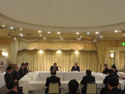 市長会で意見を述べる高松市長